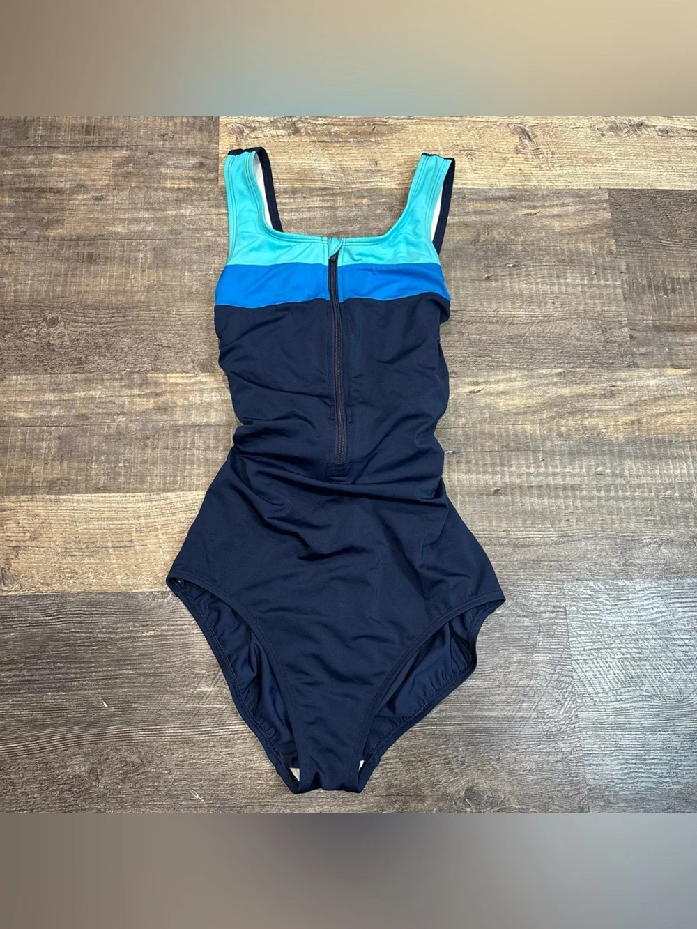 Lands' End colorblock one-piece swimsuit Size 14 No Underwire